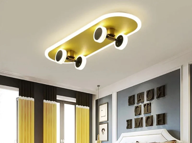 Casa Padrino Luxus Deckenleuchte in Skateboard Form Gold 60 x 20 cm - LED Skateboard Deckenlampe - Luxus Deckenleuchten - Skateboard Deckenleuchten - Luxus Interior
