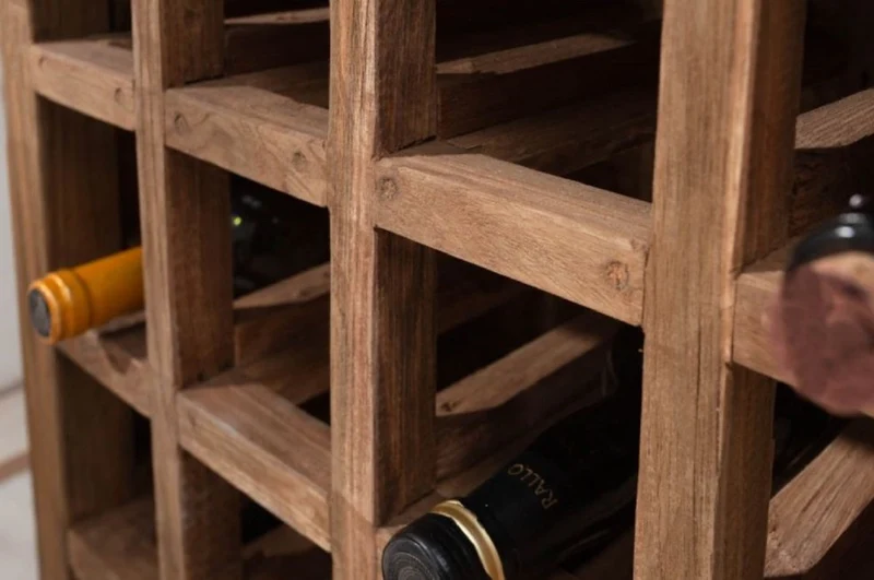 Casa Padrino Landhausstil Weinschrank mit Schublade und Weinflaschen Regal Naturfarben 56 x 31 x H. 81 cm - Barschrank aus recyceltem Massivholz - Bar Möbel - Landhausstil Möbel