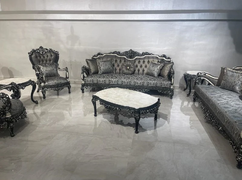 Casa Padrino Luxus Barock Sofa Silber / Weiß / Schwarz / Gold - Prunkvolles Wohnzimmer Sofa - Barockstil Wohnzimmer Möbel - Luxus Möbel im Barockstil - Edel & Prunkvoll