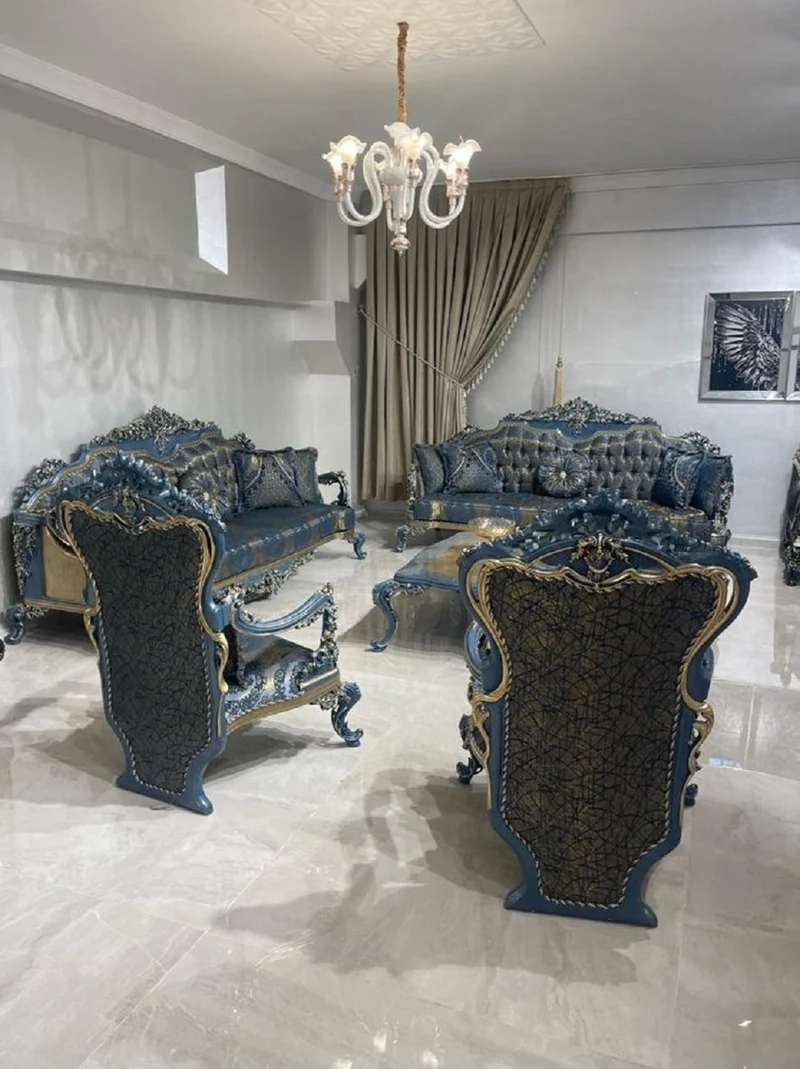 Casa Padrino Luxus Barock Sofa Blau / Gold - Prunkvolles Wohnzimmer Sofa mit elegantem Muster - Barockstil Wohnzimmer Möbel - Luxus Möbel im Barockstil - Edel & Prunkvoll