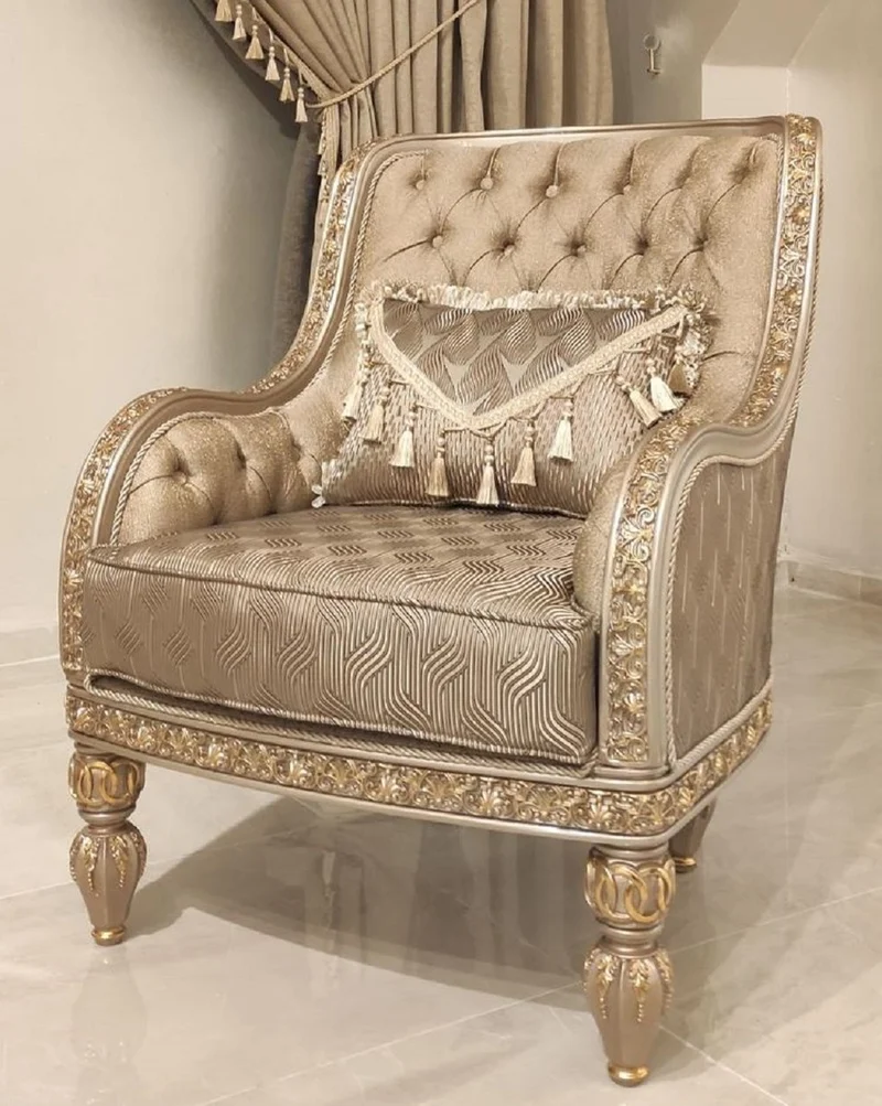 Casa Padrino Luxus Barock Wohnzimmer Set Gold / Grau / Gold - 2 Barock Sofas & 2 Barock Sessel & 1 Barock Couchtisch - Luxus Wohnzimmer Möbel im Barockstil - Barock Möbel - Edel & Prunkvoll