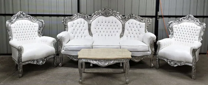 Casa Padrino Barock Wohnzimmer Set Weiß / Silber - 1 Barock Kunstleder Sofa & 2 Barock Kunstleder Sessel - Wohnzimmer Möbel im Barockstil - Barock Möbel - Barock Wohnzimmer Einrichtung