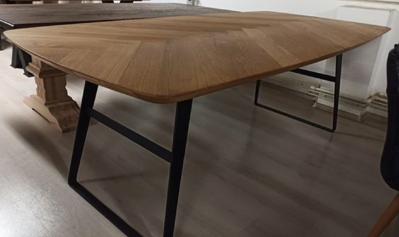 Casa Padrino Luxus Esstisch Braun / Schwarz 250 x 100 x H. 77 cm - Rechteckiger Küchentisch Eichenparkett Tischplatte - Massivholz Esszimmer Möbel - Luxus Esszimmer Möbel