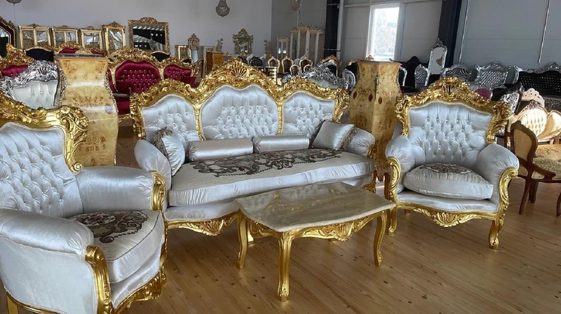 Casa Padrino Barock Wohnzimmer Set Silber Muster / Gold - 1 Barock Sofa & 2 Barock Sessel - Wohnzimmer Möbel im Barockstil