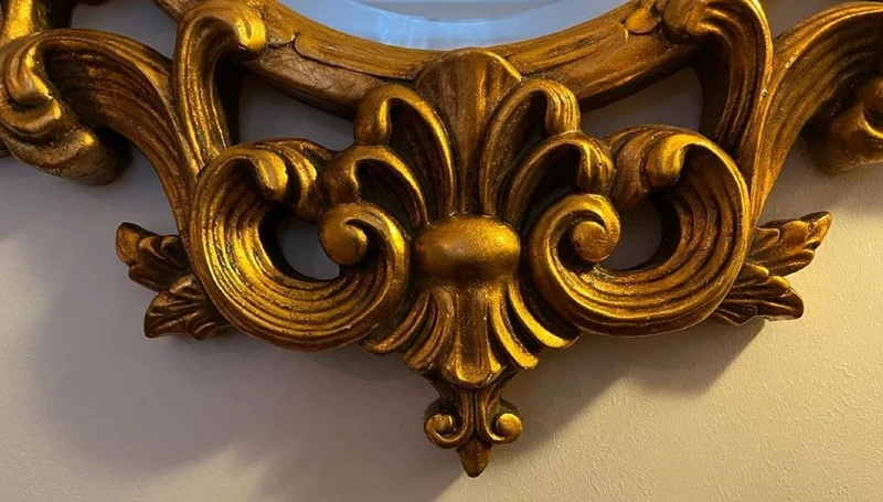 Casa Padrino Barock Spiegel Gold - Prunkvoller Wandspiegel mit Verzierungen - Barock Garderoben Spiegel - Barockstil Wandspiegel - Barock Möbel - Möbel Barockstil - Edel & Prunkvoll