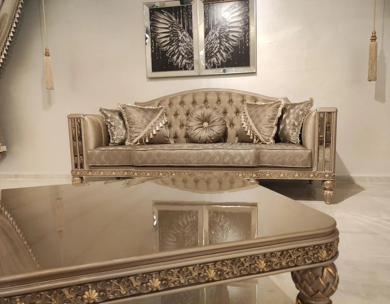 Casa Padrino Luxus Barock Sofa Gold / Grau / Gold - Prunkvolles Wohnzimmer Sofa - Barockstil Wohnzimmer Möbel - Barock Einrichtung - Luxus Möbel im Barockstil - Edel & Prunkvoll