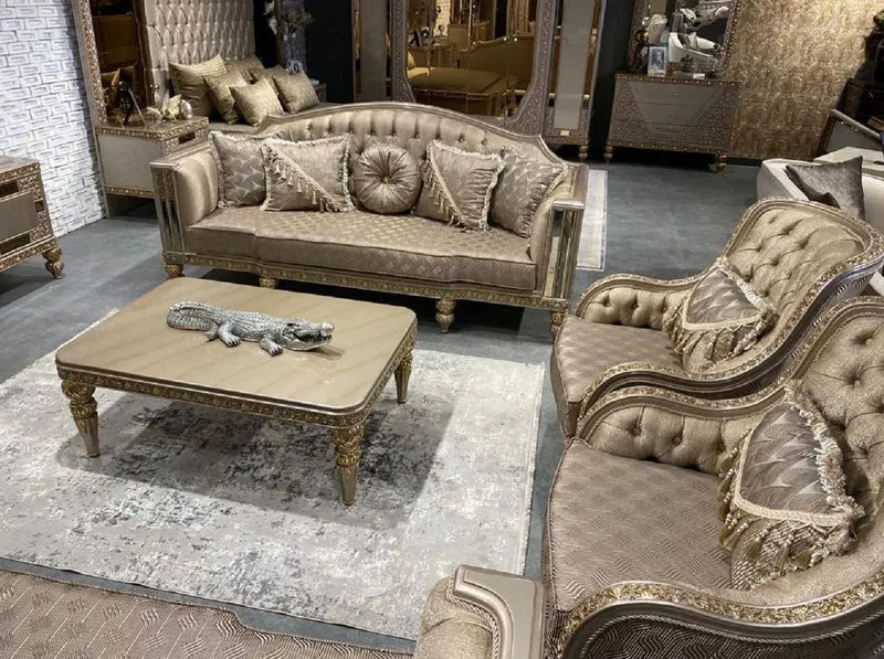 Casa Padrino Luxus Barock Sofa Gold / Grau / Gold - Prunkvolles Wohnzimmer Sofa - Barockstil Wohnzimmer Möbel - Barock Einrichtung - Luxus Möbel im Barockstil - Edel & Prunkvoll