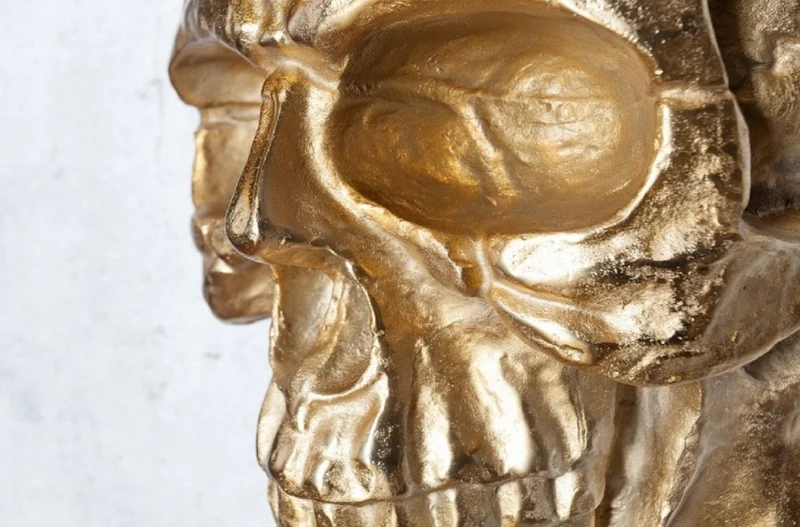 Casa Padrino Designer Metall Wanddeko Skulptur Totenkopf Gold 30 x 20 x H. 40 cm - Metall Wanddeko Figur Skull
