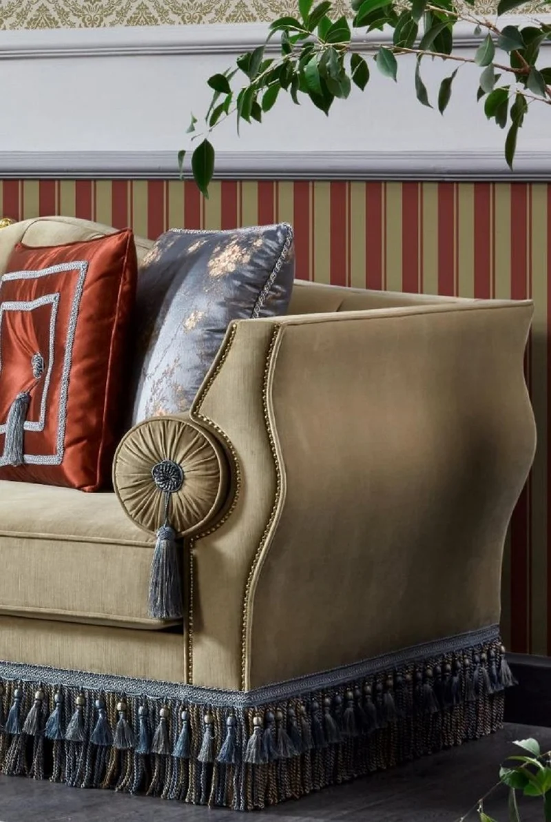 Casa Padrino Luxus Barock Sofa Beige / Blau - Prunkvolles Wohnzimmer Sofa - Barockstil Wohnzimmer Möbel - Luxus Möbel im Barockstil - Barock Einrichtung - Edel & Prunkvoll
