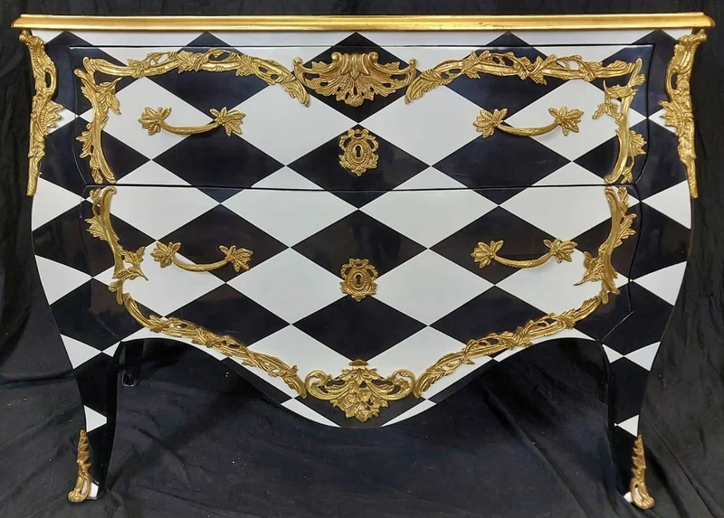 Casa Padrino Barock Kommode mit Karo Design und 2 Schubladen Schwarz / Weiß / Gold - Handgefertigte Massivholz Kommode im Barockstil - Schlafzimmer Möbel im Barockstil - Barock Möbel