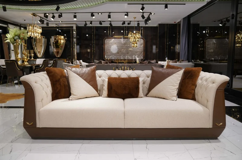 Casa Padrino Luxus Chesterfield Sofa Naturfarben / Braun / Grau - Wohnzimmer Sofa - Hotel Sofa - Wohnzimmer Möbel - Hotel Möbel - Chesterfield Möbel - Luxus Möbel - Luxus Einrichtung