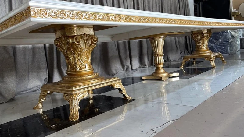 Casa Padrino Luxus Barock Esszimmer Set Creme / Weiß / Gold - 1 Riesiger Barock Esstisch & 14 Barock Esszimmerstühle - Barock Esszimmer Möbel - Luxus Möbel im Barockstil - Edel & Prunkvoll