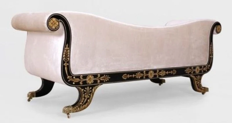 Casa Padrino Luxus Barock Sofa Weiß / Schwarz / Gold - Prunkvolles Wohnzimmer Sofa mit Rollen - Barockstil Wohnzimmer Möbel - Luxus Möbel im Barockstil - Barock Wohnzimmer Einrichtung