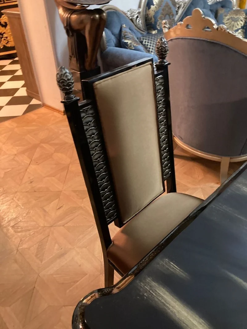 Casa Padrino Luxus Barock Esszimmer Set Gold / Schwarz - 1 ausziehbarer Barock Esstisch & 6 Barock Esszimmerstühle - Barock Esszimmer Möbel - Luxus Möbel im Barockstil - Edel & Prunkvoll