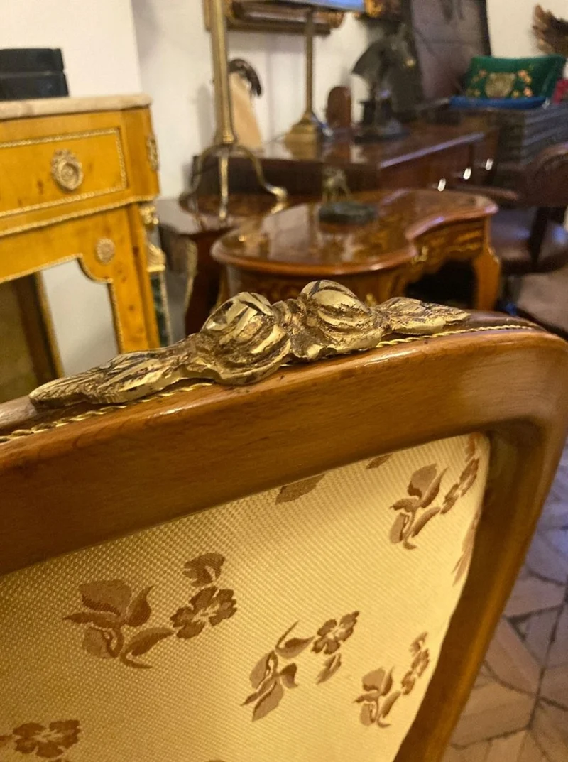 Casa Padrino Luxus Barock Esszimmer Stuhl Gold Muster / Braun / Antik Messing - Handgefertigter Massivholz Stuhl mit Löwenfüßen - Barockstil Küchenstuhl - Esszimmer Möbel im Barockstil