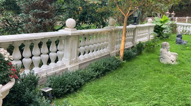 Casa Padrino Barock Balustrade Weiß 100 x 25 x H. 82 cm - Massives Barockstil Stein Geländer aus feinstem Beton - Garten & Terrassen Balustraden im Barockstil