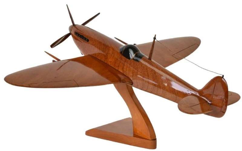 Casa Padrino Luxus Deko Jagdflugzeug Supermarine Spitfire Braun / Schwarz 40 x 36 x H. 20 cm - Holz Flugzeug mit Ständer - Propellerflugzeug - Modellflugzeug - Schreibtisch Deko - Deko Accessoires