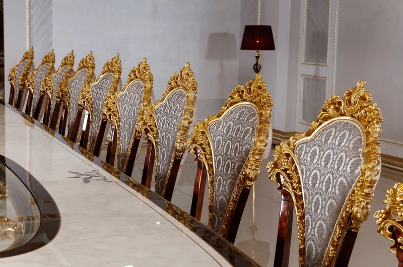 Casa Padrino Luxus Barock Esszimmer Set Weiß / Braun / Grau / Gold - 1 Barock Esstisch & 22 Barock Esszimmerstühle - Hotel Möbel - Schloss Möbel - Palast Möbel - Luxus Möbel im Barockstil