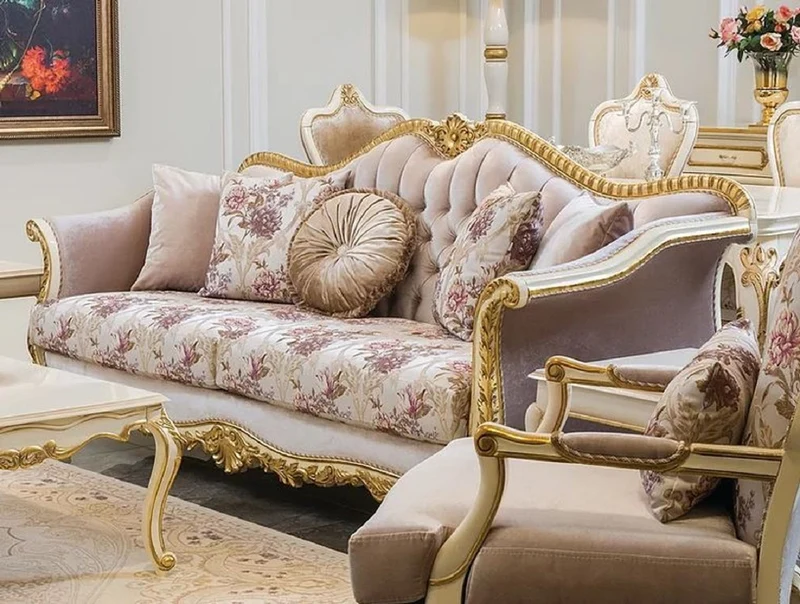 Casa Padrino Luxus Barock Wohnzimmer Set Rosa / Weiß / Gold - 2 Barock Sofas & 2 Barock Sessel & 1 Barock Couchtisch - Wohnzimmer Möbel im Barockstil - Barock Möbel - Barock Einrichtung