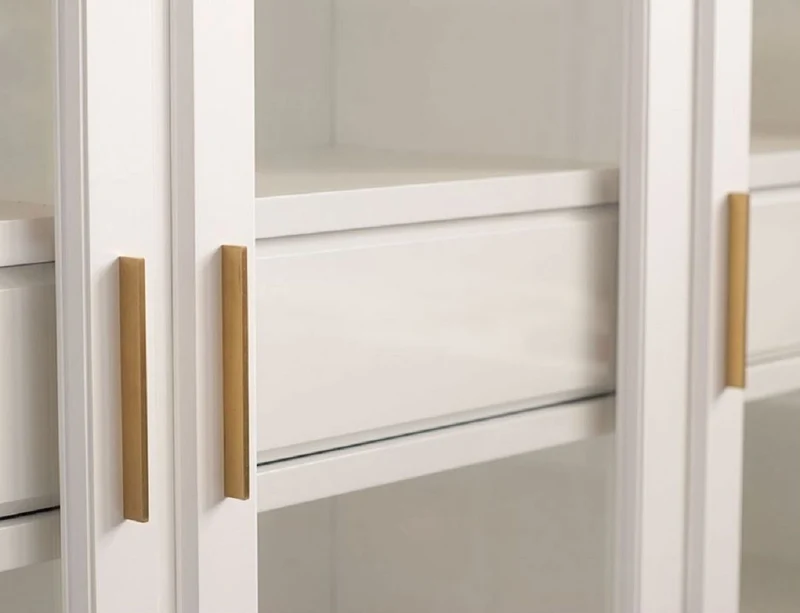 Casa Padrino Luxus Bücherschrank mit 3 Türen und LED Beleuchtung Weiß 200 x 45 x H. 230 cm - Massivholz Schrank - Wohnzimmerschrank - Regalschrank - Büroschrank - Luxus Möbel - Luxus Einrichtung