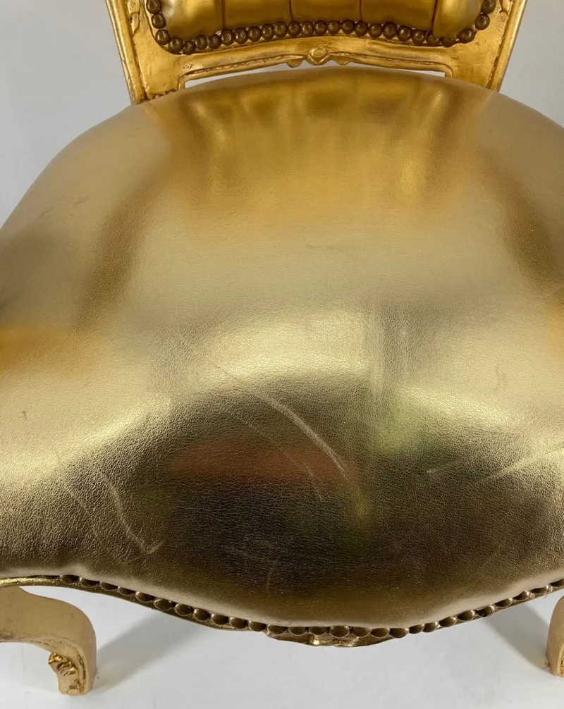 Casa Padrino Barock Esszimmerstuhl mit Armlehnen Gold / Gold - Handgefertigter Kunstleder Stuhl im Barockstil - Barock Esszimmer Möbel