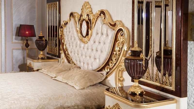 Casa Padrino Luxus Barock Schlafzimmer Set Gold / Weiß / Braun / Gold - 1 Doppelbett mit Kopfteil & 2 Nachtkommoden - Schlafzimmer Möbel im Barockstil - Edel & Prunkvoll