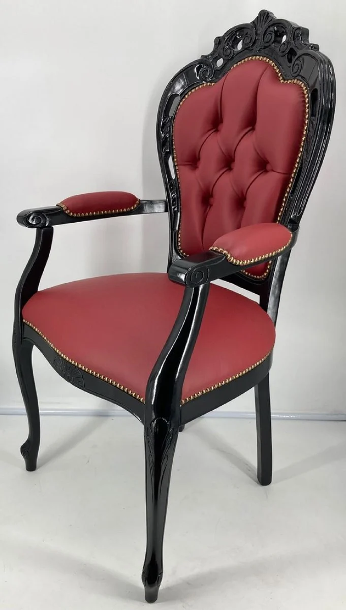 Casa Padrino Luxus Barock Leder Esszimmerstuhl mit Armlehnen Bordeauxrot / Schwarz - Prunkvoller Echtleder Stuhl im Barockstil - Barock Esszimmer Möbel - Luxus Qualität - Made in Italy