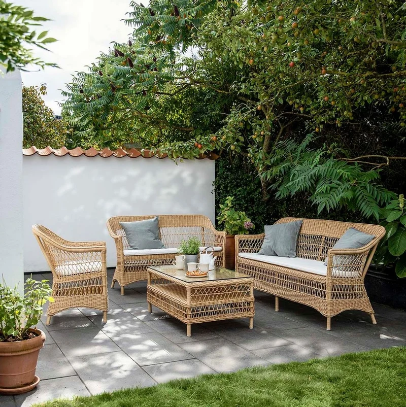 Casa Padrino Luxus Gartensofa mit Sitzkissen Naturfarben / Weiß 134 x 66 x H. 86 cm - Wetterbeständiges Garten & Terrassen Sofa - Garten & Terrassen Möbel - Luxus Qualität