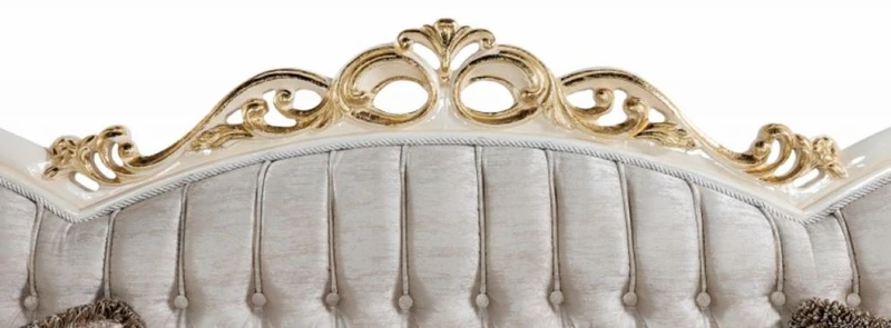 Casa Padrino Luxus Barock Sofa Silber / Weiß / Gold - Handgefertigtes Barockstil Wohnzimmer Sofa mit elegantem Muster - Prunkvolle Barock Wohnzimmer Möbel