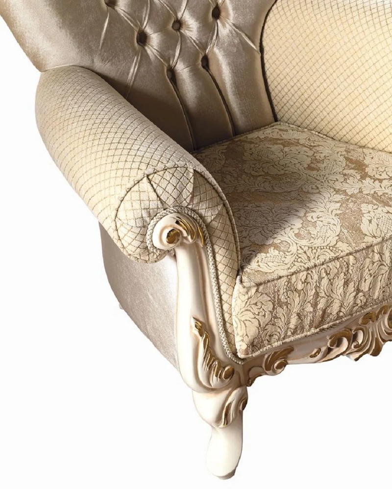 Casa Padrino Luxus Barock Wohnzimmer Sessel Gold / Creme / Gold - Prunkvoller Sessel mit Muster - Handgefertigte Barock Wohnzimmer Möbel
