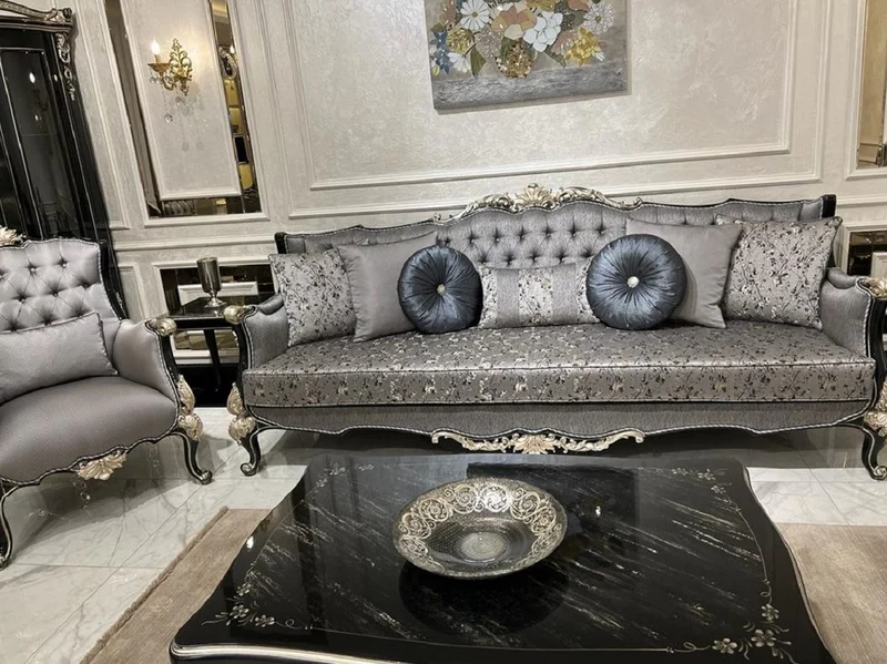 Casa Padrino Luxus Barock Couchtisch Schwarz / Silber - Handgefertigter Massivholz Wohnzimmertisch im Barockstil - Edle Barock Wohnzimmer Möbel