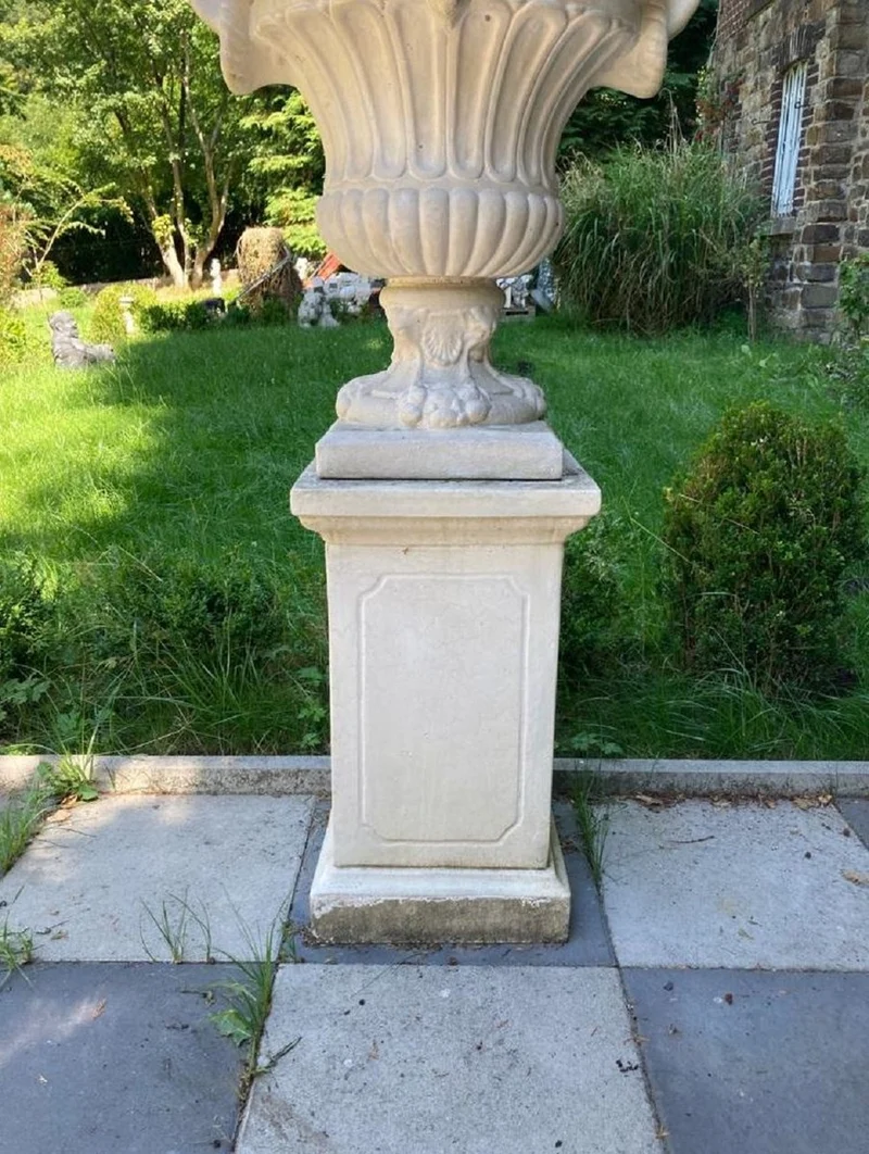 Casa Padrino Barock Blumentopf mit Säule Weiß Ø 73 x H. 141 cm - Prunkvoller Pflanzentopf mit Gartensäule im Barockstil - Barock Garten Deko Accessoires