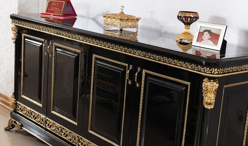 Casa Padrino Luxus Barock Sideboard Schwarz / Gold - Prunkvoller Massivholz Schrank mit 4 Türen - Barock Möbel - Edel & Prunkvoll