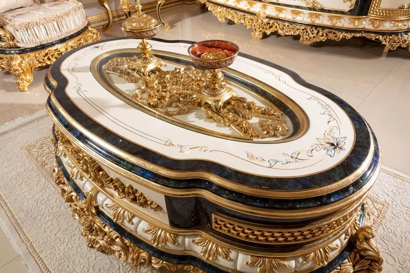 Casa Padrino Luxus Barock Couchtisch Weiß / Blau / Gold - Prunkvoller Massivholz Wohnzimmertisch mit Glasplatte - Barock Wohnzimmer Möbel - Edel & Prunkvoll