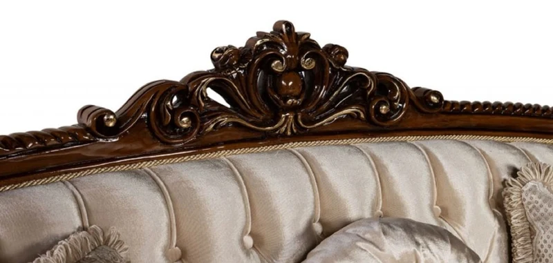 Casa Padrino Luxus Barock Sofa Beige / Braun / Gold - Prunkvolles Wohnzimmer Sofa mit elegantem Muster - Barock Wohnzimmer Möbel