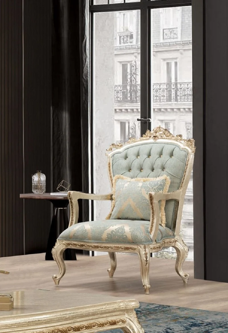 Casa Padrino Luxus Barock Wohnzimmer Set Grün / Antik Gold - 2 Sofas & 2 Sessel & 1 Couchtisch - Handgefertigte Wohnzimmer Möbel im Barockstil - Edel & Prunkvoll