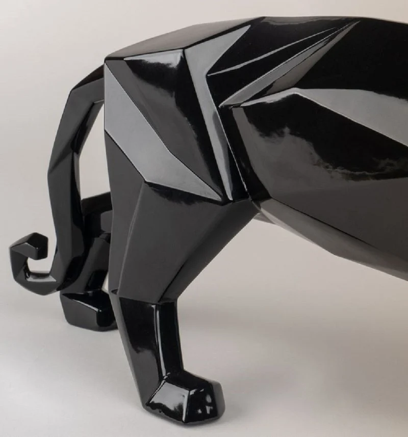 Casa Padrino Luxus Porzellan Panther Skulptur Schwarz glasiert 50 x 12 x H. 19 cm - Hangefertigte Deko Figur aus feinstem spanischen Porzellan - Luxus Deko Accessoires