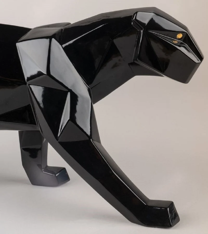 Casa Padrino Luxus Porzellan Panther Skulptur Schwarz glasiert 50 x 12 x H. 19 cm - Hangefertigte Deko Figur aus feinstem spanischen Porzellan - Luxus Deko Accessoires