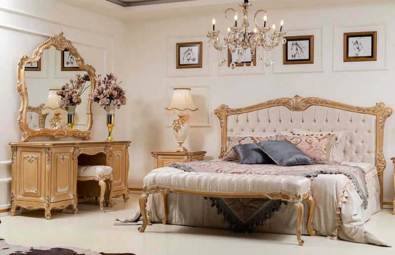 Casa Padrino Luxus Barock Schlafzimmer Set Cremefarben / Gold - 1 Doppelbett mit Kopfteil & 2 Nachtkommoden - Schlafzimmer Möbel im Barockstil - Edel & Prunkvoll