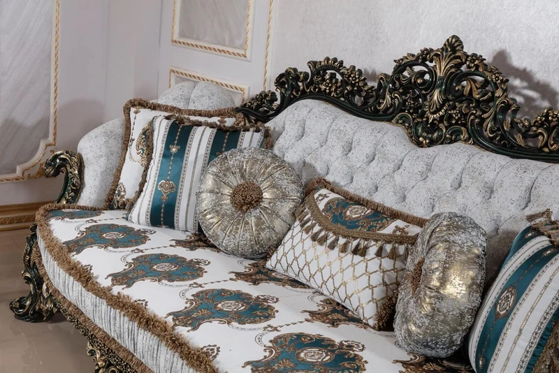 Casa Padrino Luxus Barock Sofa Weiß / Mehrfarbig / Grün / Gold - Prunkvolles Wohnzimmer Sofa mit elegantem Muster - Barock Wohnzimmer & Hotel Möbel - Edel & Prunkvoll