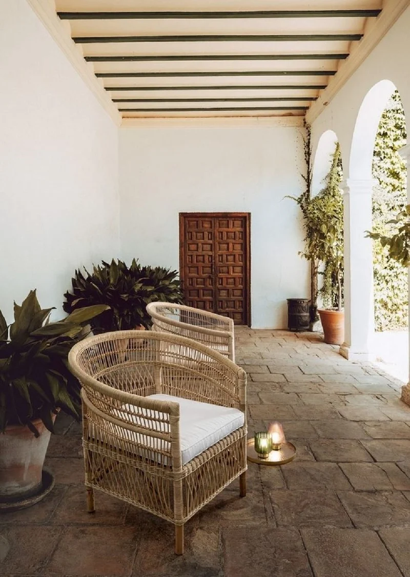 Casa Padrino Luxus Gartensessel Naturfarben / Weiß 79 x 72 x H. 86 cm - Rattan Garten & Terrassen Sessel mit Sitzkissen - Garten & Terrassen Möbel - Luxus Qualität