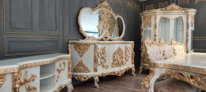 Casa Padrino Luxus Barock Möbel Set Weiß / Gold - 1 Barock Sideboard & 1 Barock Wandspiegel - Barock Möbel - Edel & Prunkvoll