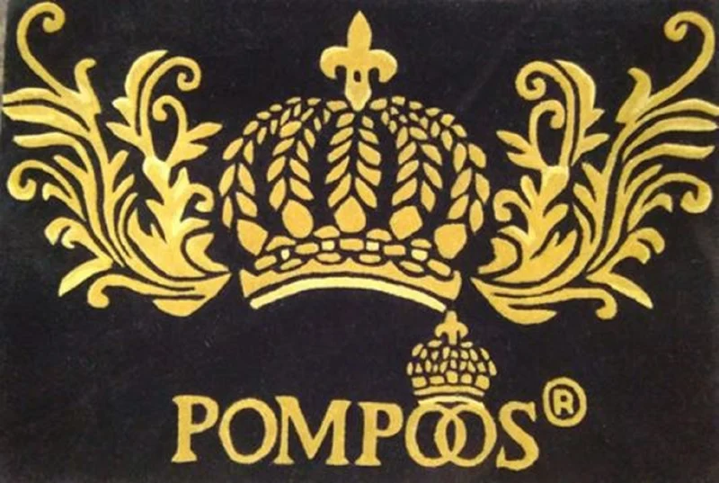 Pompöös by Casa Padrino Luxus Designer Fußmatte von Harald Glööckler Krone Schwarz / Gold 80 x 50 cm - Deko Accessoires