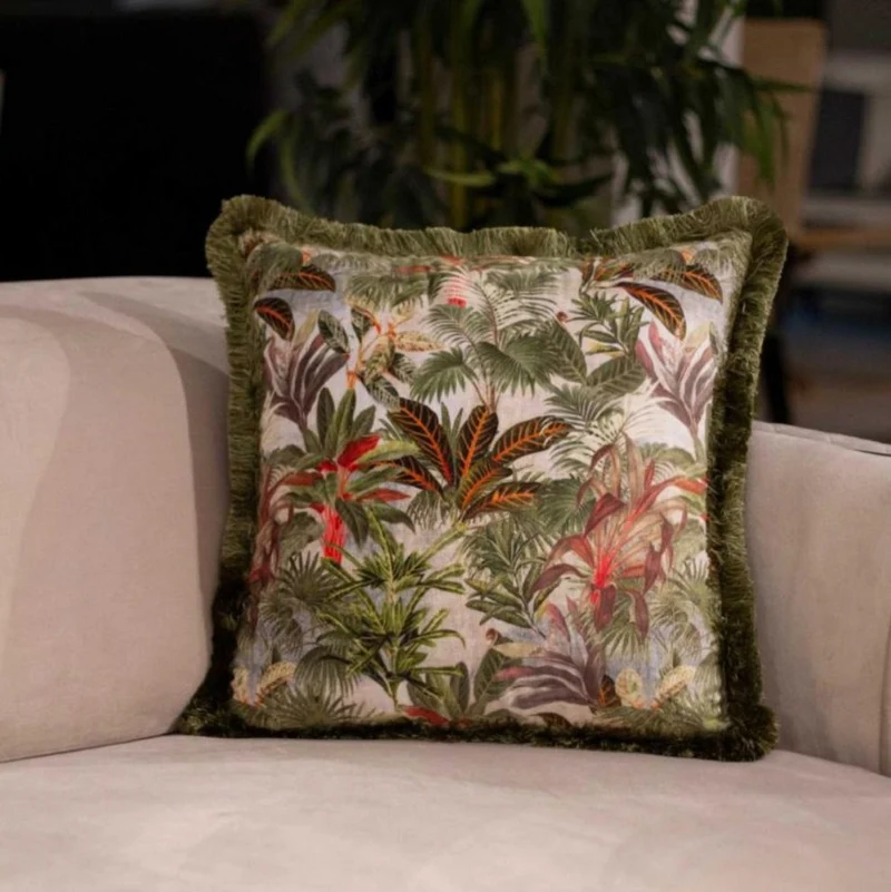 Casa Padrino Luxus Deko Kissen Dschungel Design Mehrfarbig / Grün 45 x 45 cm - Bedrucktes Samt Kissen mit Fransen - Deko Accessoires
