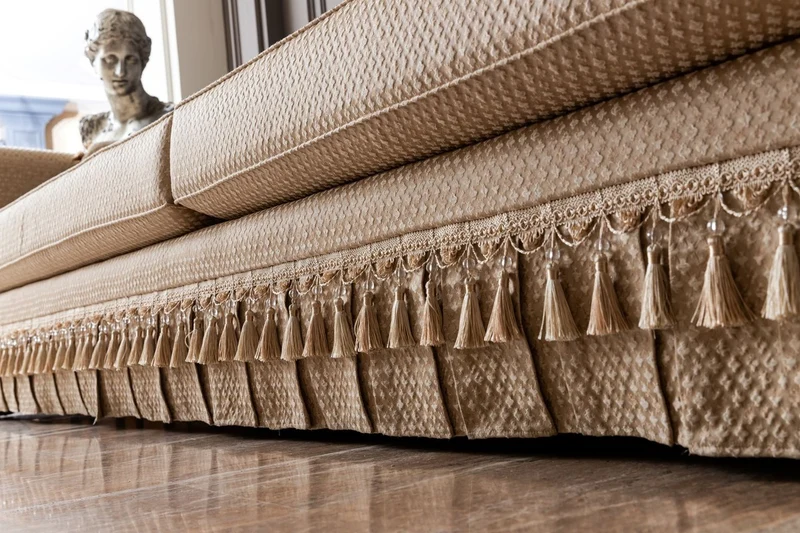 Casa Padrino Luxus Barock Sofa Gold - Handgefertigtes Wohnzimmer Sofa im Barockstil - Barock Wohnzimmer Möbel