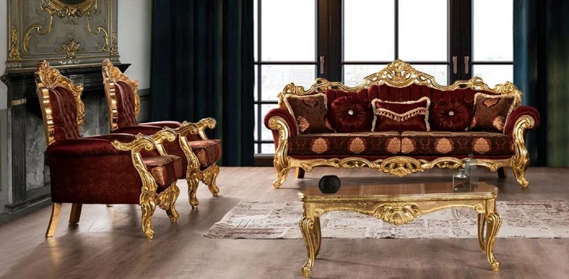 Casa Padrino Luxus Barock Wohnzimmer Set Bordeauxrot / Gold - 2 Sofas mit Muster & 2 Sessel mit Muster & 1 Couchtisch - Prunkvolle Barock Wohnzimmer Möbel
