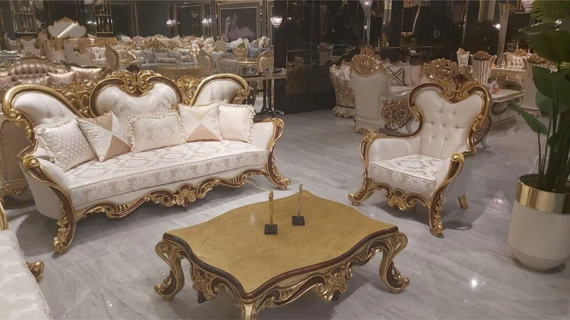 Casa Padrino Luxus Barock Sofa Cremefarben / Braun / Gold - Prunkvolles Wohnzimmer Sofa mit Muster - Barock Möbel - Edel & Prunkvoll