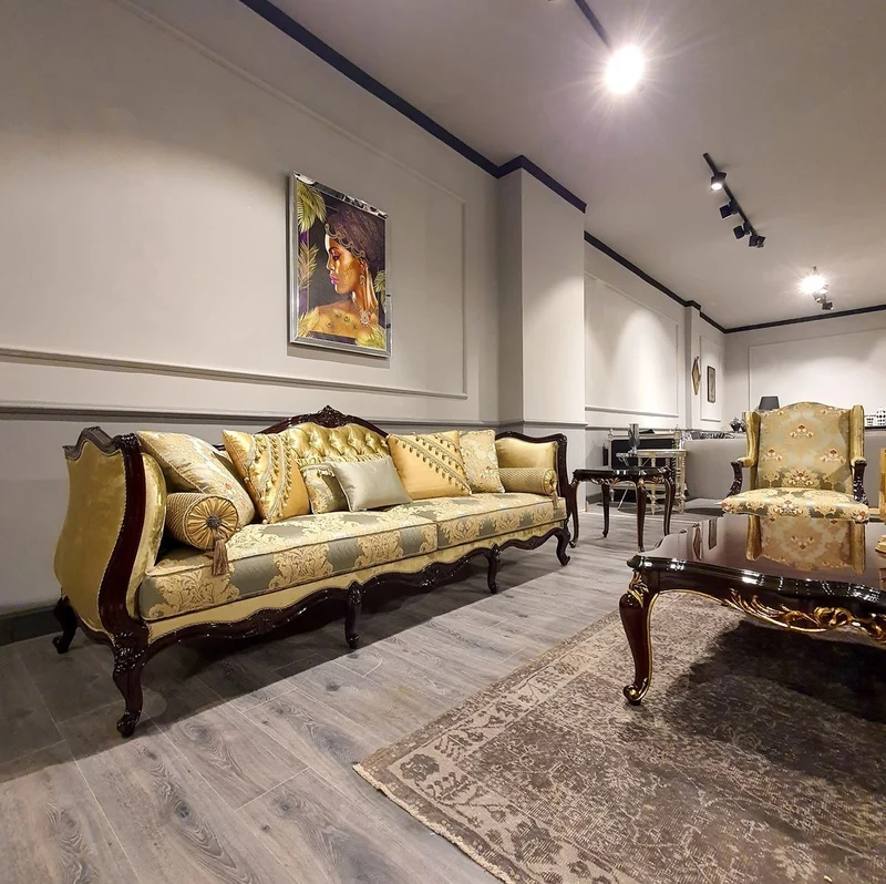 Casa Padrino Luxus Barock Ohrensessel Gold / Mehrfarbig / Schwarz - Prunkvoller Wohnzimmer Sessel mit elegantem Muster - Barock Möbel