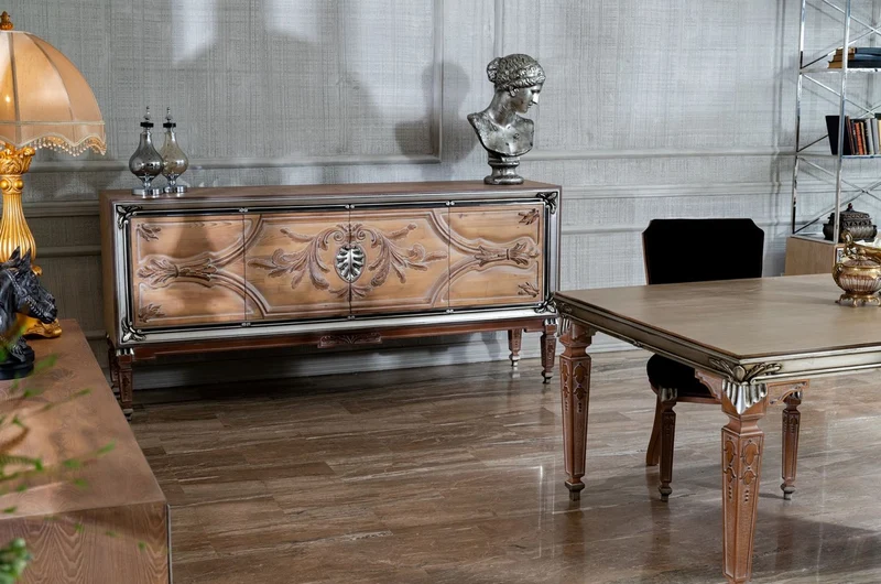 Casa Padrino Luxus Barock Sideboard mit 4 Türen Naturfarben / Beige / Braun / Silber - Edler Massivholz Schrank im Barockstil - Barock Möbel
