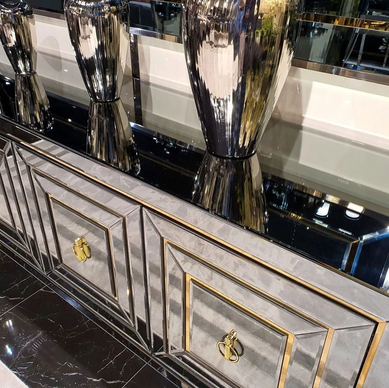 Casa Padrino Luxus Sideboard Silber / Gold 220 x 50 x H. 85 cm - Verspiegeltes Sideboard mit 4 Türen - Luxus Möbel